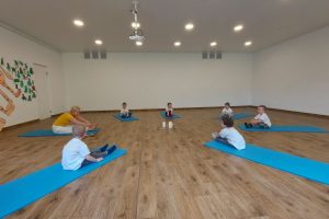 Vaikų joga – atpalaiduojantis žaidimas vaikų pasauliui