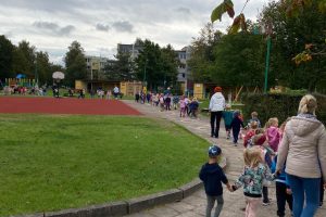 Akcija „100 žingsnelių aplink darželį“