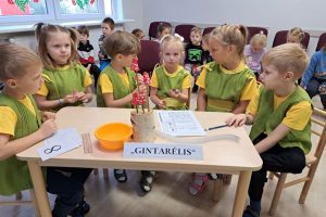 Protų mūšis „Ką mes žinome apie medžius?“