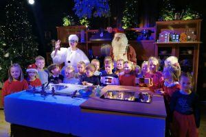 Pasakiškasis Kalėdų senelio namelis Klaipėdos lėlių teatre