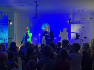 SVEČIUOSE KLAIPĖDOS MAŽASIS JAUNIMO TEATRAS
