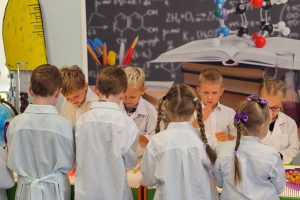 METODINIS-PRAKTINIS PASITARIMAS „STREAM DARŽELYJE: ĮDOMIOS IR SMAGIOS VEIKLOS“