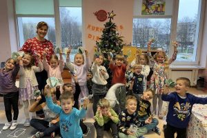 Kūrybinės dirbtuvėlės „Kalėdinio žaisliuko gamyba“