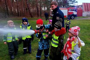 Grupės „Žiogeliai“ vaikai – Palangos priešgaisrinėje tarnyboje