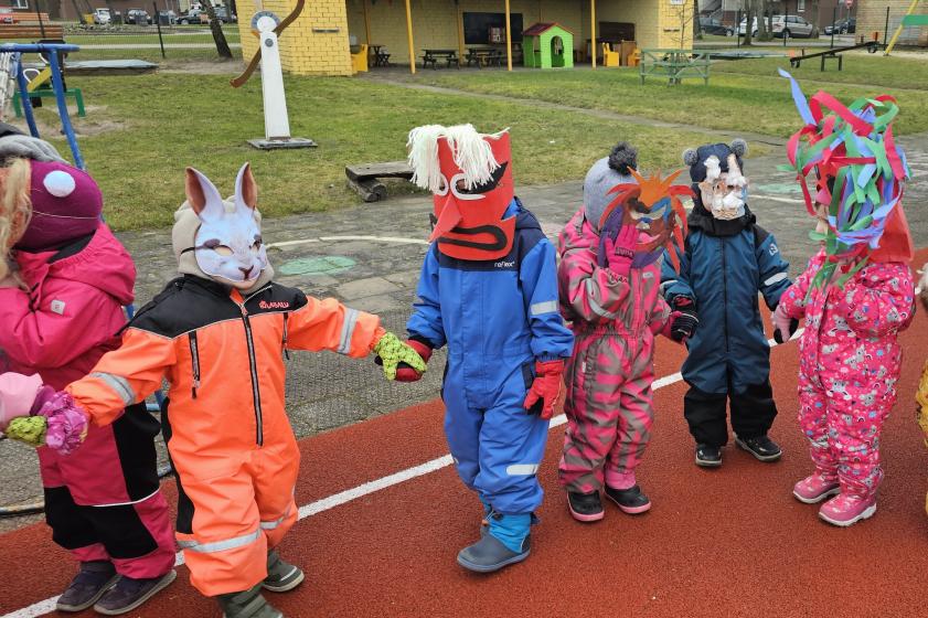 Žėima, žėima biek iš kėima!