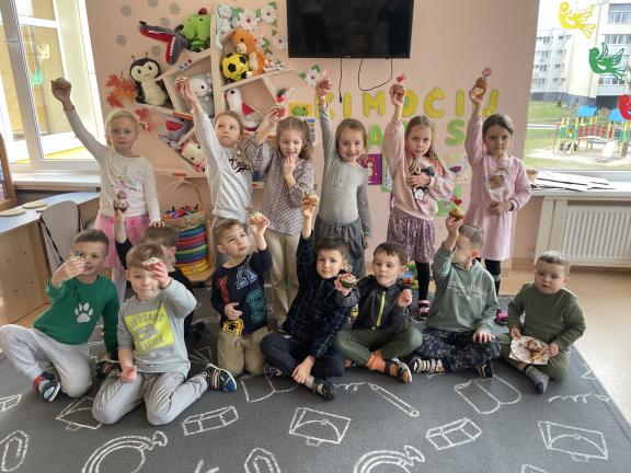 „Keksiukų ir blynų diena grupėje Smiltelės”